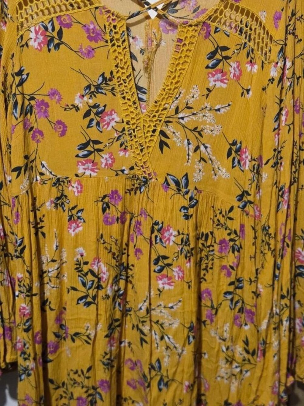 Yellow floral maxi dress with crochet neckline and tie back. Size: M #floral